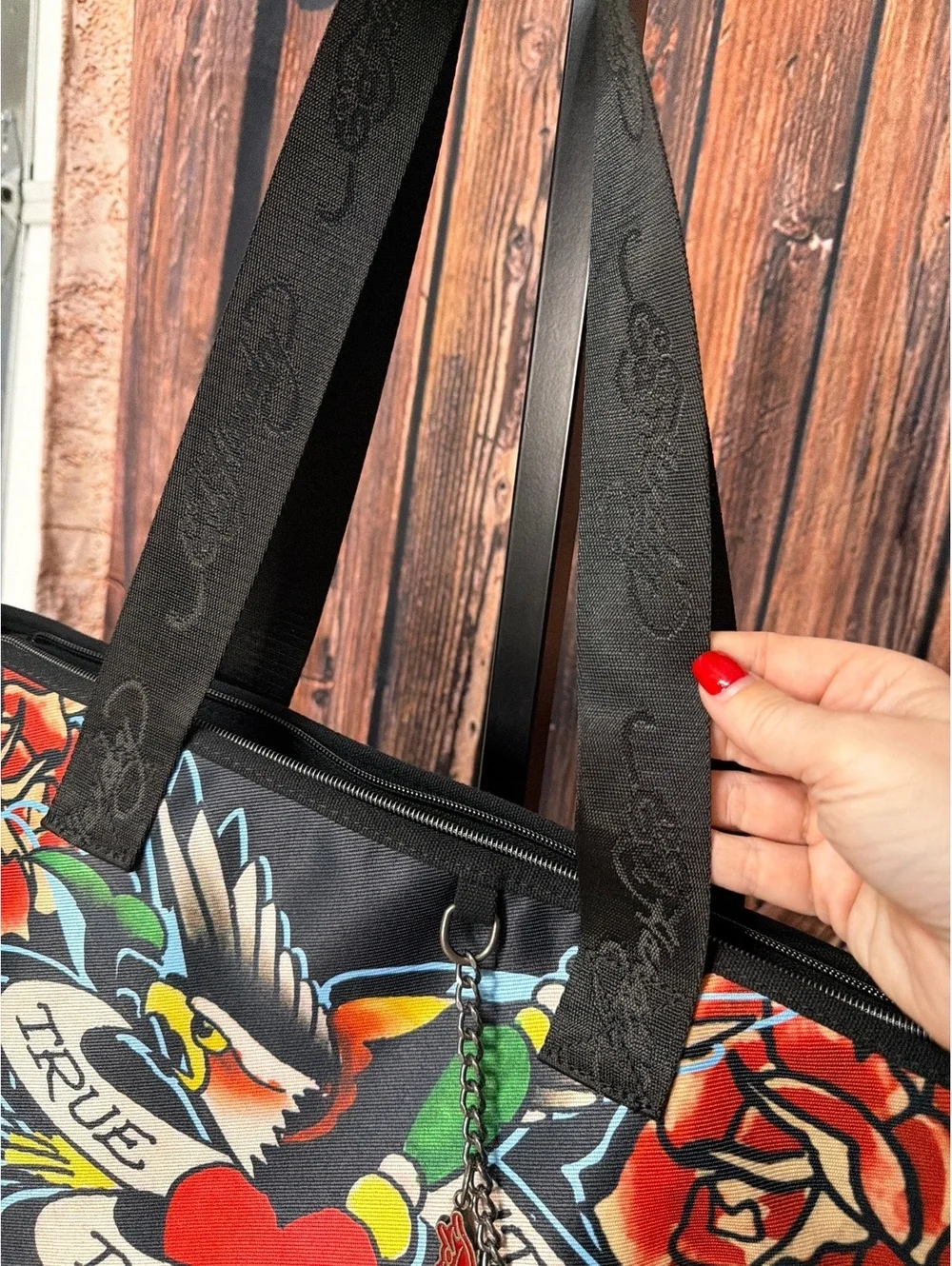 Ed Hardy True til Death Graphic Tote Bag with Charm Chain